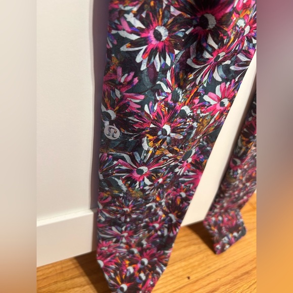 Lululemon Swift Speed High-Rise Tight size 2 - Picture 8 of 8